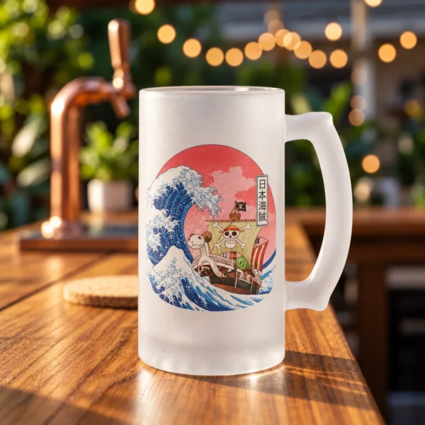 Jarra de vidrio glaseado One Piece de 16 oz con ilustración del Going Merry entre olas japonesas
